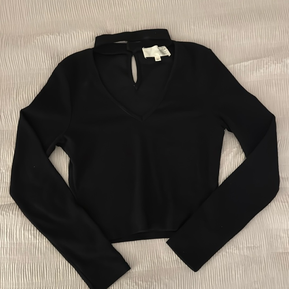 Black Key Hole Long Sleeve Top